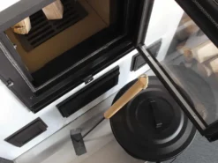 HTT Tuhkasanko kannella